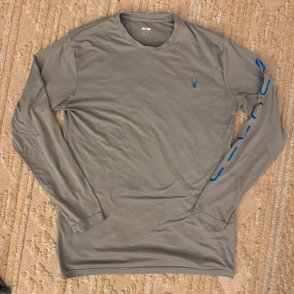 Spyder Men’s Medium Gray Long Sleeve Performance Shirt Blue Logo Sleeve Graphic
